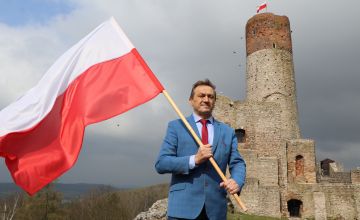 Starosta kielecki z Flagą RP